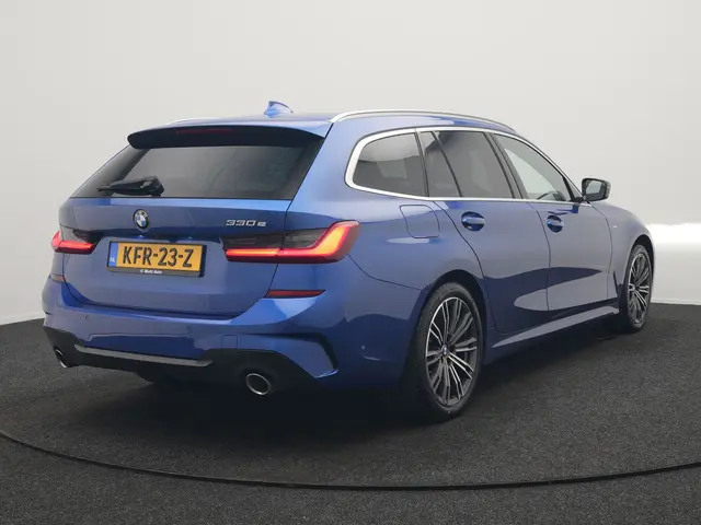 BMW 3-serie Touring 330e M Sport PHEV 293pk Dealer O.H. | Trekhaak Af Fabriek | Panodak | Head Up |...
