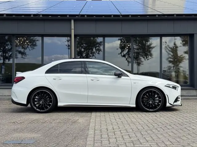 Mercedes-Benz A-klasse AMG 35 4MATIC HUD Pano Burmester