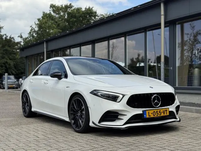 Mercedes-Benz A-klasse AMG 35 4MATIC HUD Pano Burmester
