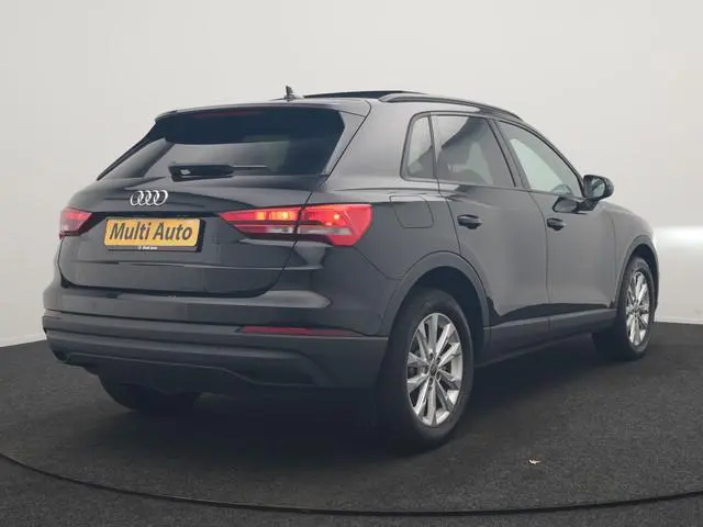 Audi Q3 45 TFSI e Business Edition PHEV 245pk Dealer O.H. | Panodak | Adaptive Cruise | Camera | Alc...