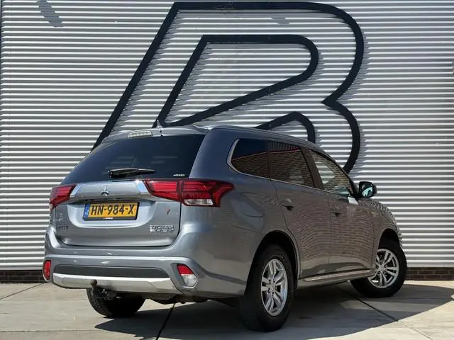 Mitsubishi Outlander 2.0 PHEV Business Edition Navi|Camera|Trekhaak|Clima|Cruise|N.A.P|Dealer Odnerh...