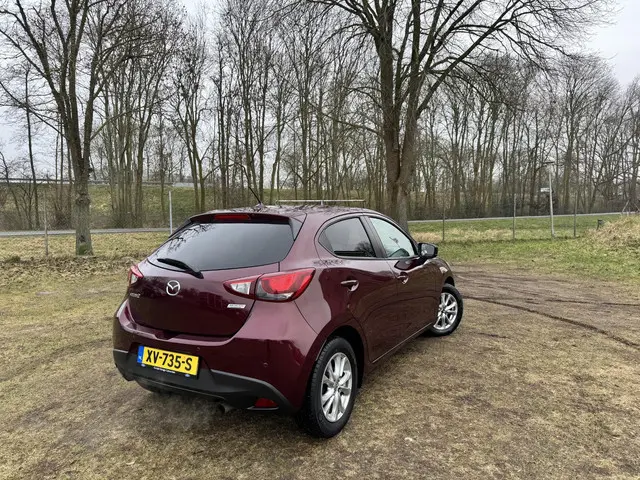 Mazda 2 1.5 Skyactiv-G TS+ Automaat | LED | DODEHOEK DETECTIE | NAVIGATIE | STOELVERWARMING |