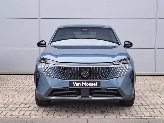 Peugeot e-3008