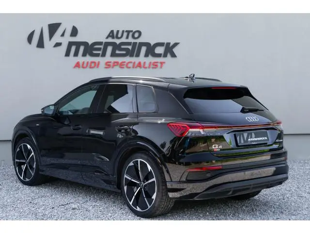 Audi Q4 e-tron 40 / 2x S-line/ Adaptive Cruise Control/ Head-Up Display/ Sportonderstel/ 150kW (204P...