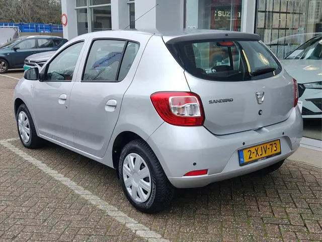 Dacia Sandero 0.9 TCe LAURÉATE Airco | Parkeersensoren | 4-seizoenenbanden