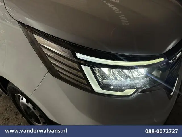 Renault Trafic 2.0 dCi 130pk L2H1 Euro6 Airco | Imperiaal | LED | Cruisecontrol | Parkeersensoren Bi...