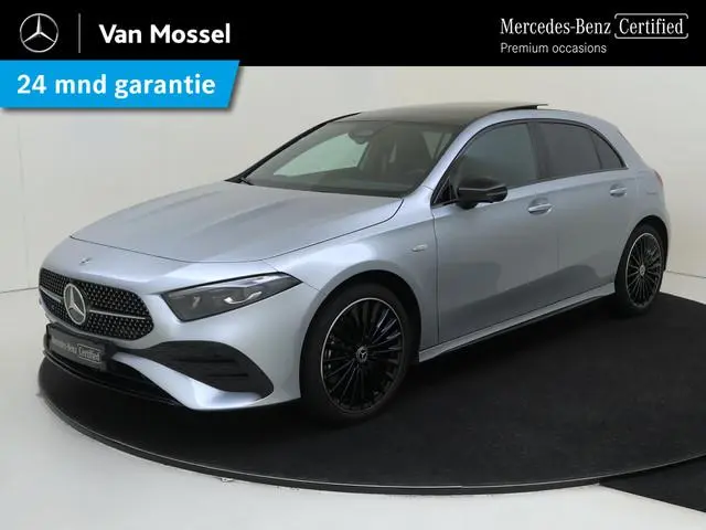 Mercedes-Benz A-klasse 250 e Star Edition AMG Line / Stoelverwarming / 360Graden-Camera / Panorama-s...