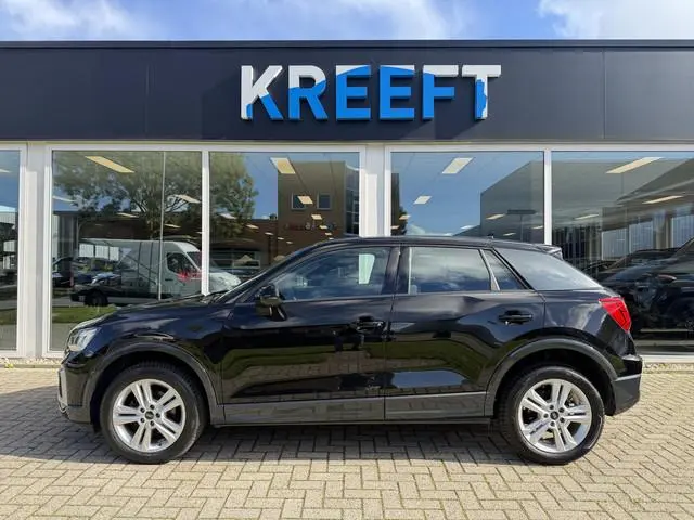 Audi Q2 35 TFSI S Edition Camera | App connect