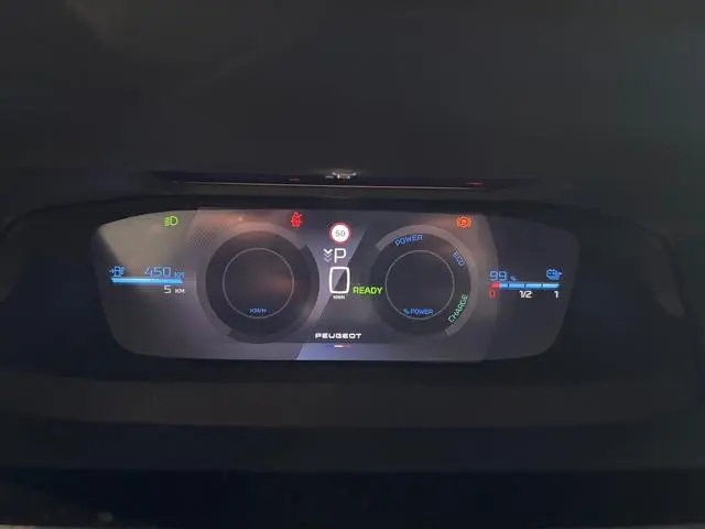 Peugeot e-308