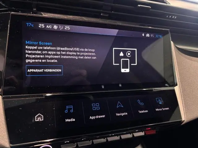 Peugeot e-308