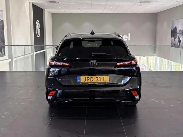 Peugeot e-308