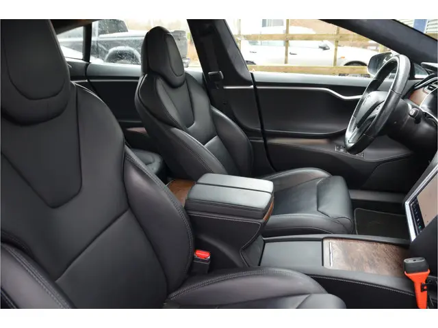 Tesla Model S 100D Enhanced AutoPilot2.5 (twv 3.800,-), (Meerprijs FSD 49,- p/mnd)