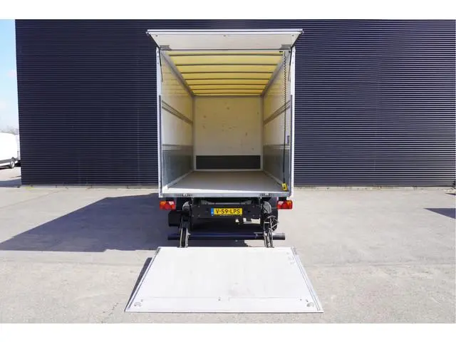 Volkswagen Crafter 177pk Automaat Bakwagen Laadklep Airco Apple Carplay Camera  Navigatie Koffer LBW