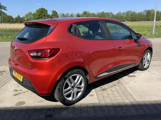 Renault Clio 0.9 TCe / Airco / 2e Pinksterdag open 09.30 - 17.00 uur