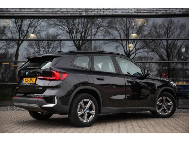 BMW X1 xDrive25e Nieuw model ,  Achterruitrijcamera, Elek. achterklep, 