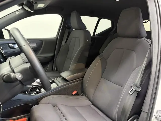 Volvo XC40 Recharge Plus SOH 94,3% Trekhaak 1500kg/ Stuur en Stoelverw./