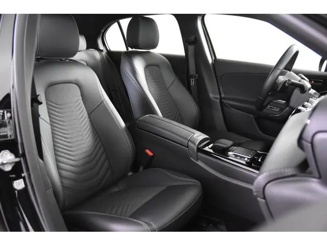 Mercedes-Benz A-klasse 180 *1ste Eigenaar*Leer*Stoelverwarming*Navigatie*
