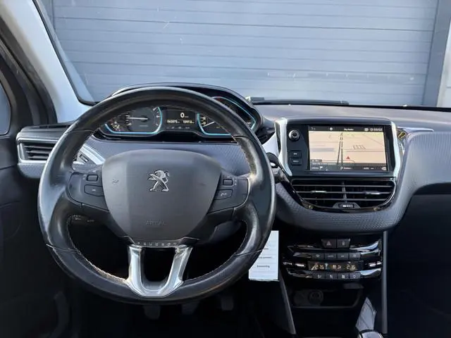 Peugeot 2008 1.2 PureTech Allure 2e Eigenaar,Pano,Navi,Trekhaak,Camera,110pk,Pdc,Clima,Cruise,Halfle...