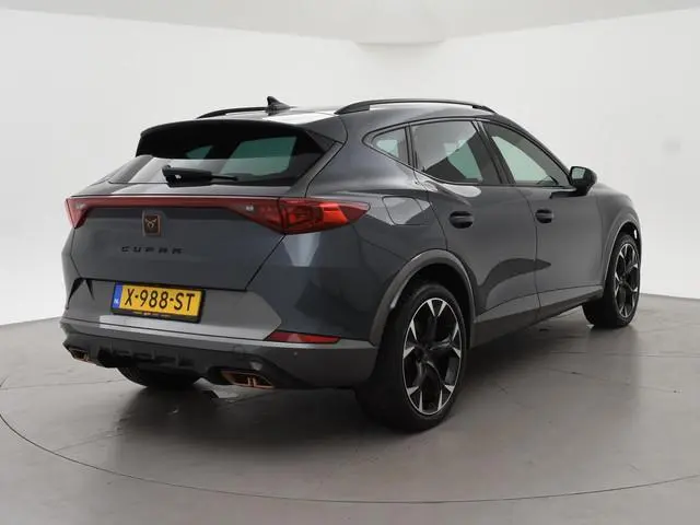 CUPRA Formentor 1.4 e-Hybrid 245 PK + SPORTUITLAAT | 19 INCH SFEERVERL. | CAMERA | STOELVERW. | STUU...