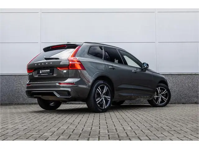 Volvo XC60 2.0 Recharge T6 AWD R-Design Pano / Harman Kardon / Trekhaak / Pine Grey /