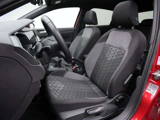 Volkswagen Polo 1.0 TSI 95 pk R-Line | Panoramadak | Navigatie Discover Pro | Beats | IQ Light | Ach...