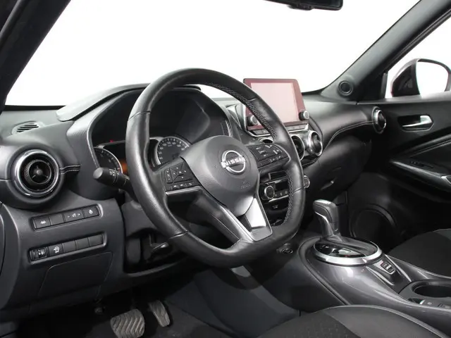 Nissan Juke 1.0 DIG-T N-Connecta Climate control Cruise control Achteruitrijcamera Keyless Navigatie...