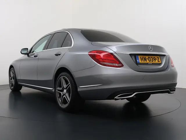 Mercedes-Benz C-klasse 180 Camera | Schuifdak | Automaat | AMG Velgen