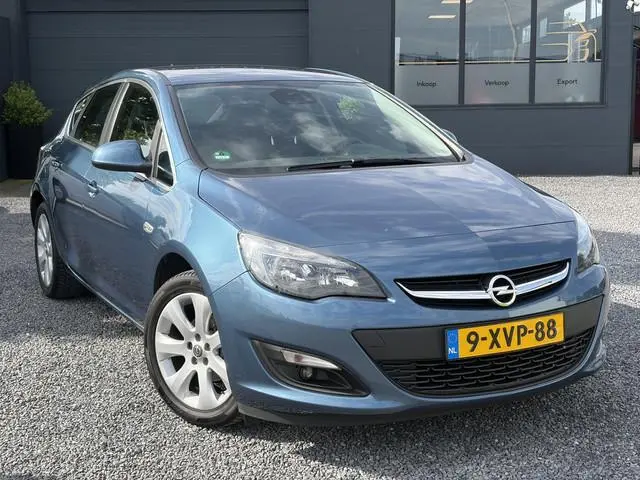Opel Astra 1.4 Turbo Blitz 1e Eigenaar,Trekhaak,120pk,Navi,Dealer Onderhouden,6 Bak,Pdc,Lm velgen,N....