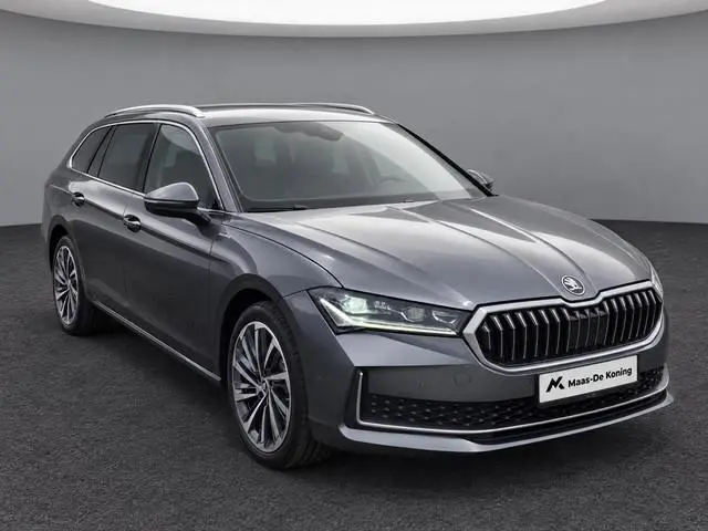 Skoda Superb Combi 1.5TSI 160kW/218PK PHEV Laurin & Klement · Trekhaak · 360°Camera · Canton sound ·...