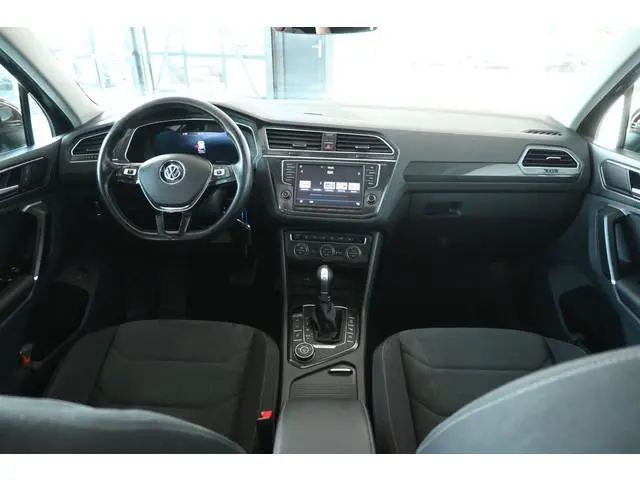 Volkswagen Tiguan 2.0 TSI Automaat 4Motion Highline Clima Navigatie Panoramadak Stoelverwarming Inru...
