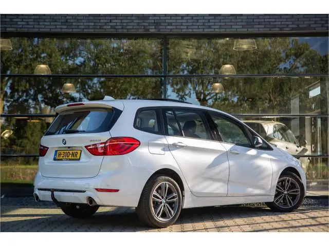 BMW 2-serie Gran Tourer 220i 7p. High Executive , Pano, Head-up Display, Sportstoelen, Trekhaak