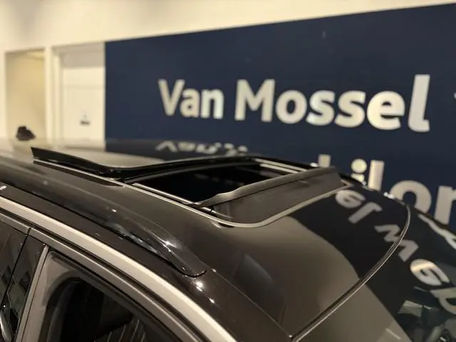 Peugeot e-5008