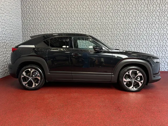 Mazda MX-30 E-SKYACTIV R-EV  PHEV 170 PK ELEK.STOEL H.U.D. CAMERA LED PLUG IN HYBRID phev plugin