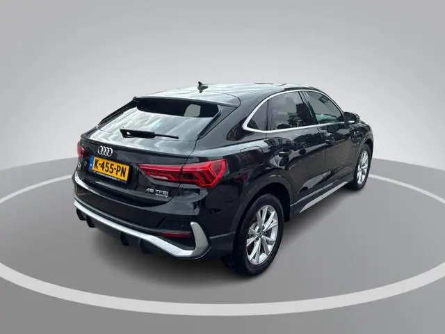 Audi Q3 Sportback 45 TFSI quattro 230pk S Edition · Panoramadak · Trekhaak · Apple/Android Car Play...