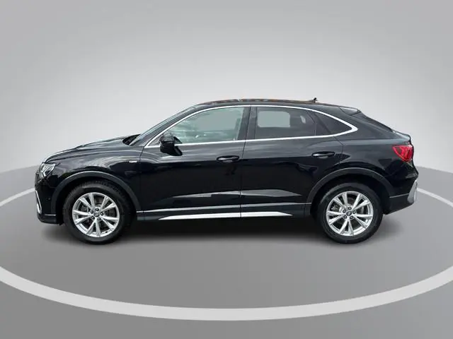 Audi Q3 Sportback 45 TFSI quattro 230pk S Edition · Panoramadak · Trekhaak · Apple/Android Car Play...