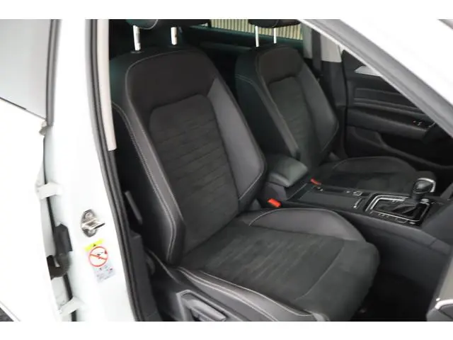 Volkswagen Passat Variant 2.0 TDI DSG 150pk R-Line Business Camera Stoelverwarming Virtual Cockpit