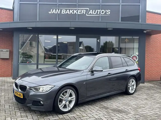 BMW 3-serie Touring 320i High Executive ✅ M-SPORT ✅ Pano ✅ CarPlay ✅ Leer ✅ Head-up