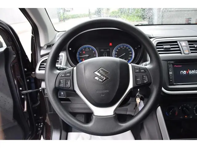 Suzuki S-Cross