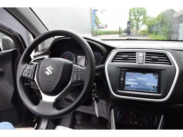 Suzuki S-Cross