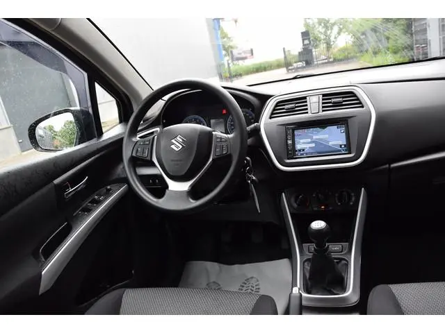 Suzuki S-Cross
