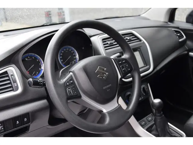 Suzuki S-Cross