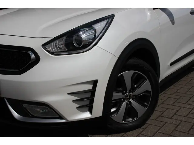 Kia Niro 1.6 GDi Hybrid DynamicLine | Stoelverwarming | ACC | Achteruitrijcamera |
