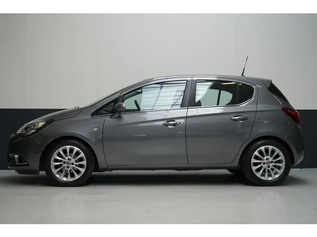 Opel Corsa 1.4 Cosmo 5-drs Automaat | Blind-Spot | Stoelverwarming | Stuurverwarming | Climate contr...