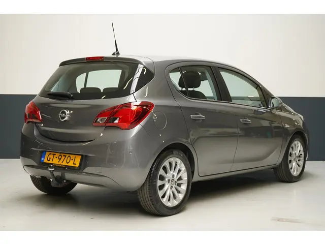 Opel Corsa 1.4 Cosmo 5-drs Automaat | Blind-Spot | Stoelverwarming | Stuurverwarming | Climate contr...