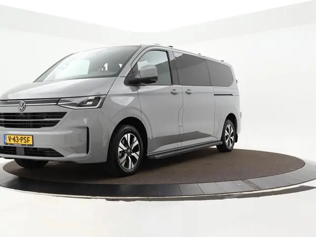 Volkswagen Transporter 2.5 eHybrid 233pk CVT DC Bulli L2 · Lederen bekleding · Sportstoelen · Naviga...