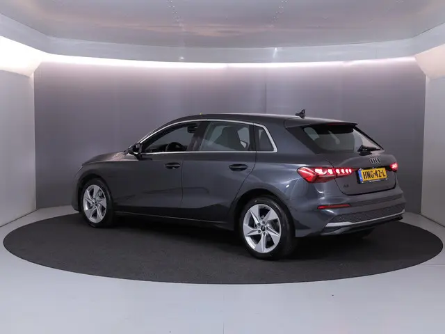 Audi A3 Sportback 40 TFSI e Advanced edition 204 pk S-tronic | Verlengde garantie | Navigatie | Parkeersensoren (Park assist) | Achteruitrijcamera | Stoelverwarming |