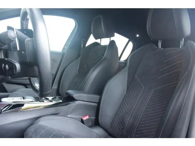 Peugeot 208 1.2 Hybrid 145PK AUTOMAAT GT PACK | ELEKTRISCH BEDIENBARE BESTUURDERSSTOEL MET MASSAGE F...