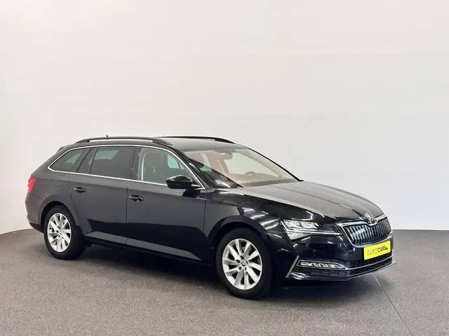 Skoda Superb Combi 1.4 TSI iV Business Edition PHEV Automaat Navigatie Stoelverwarming Voor en Achte...