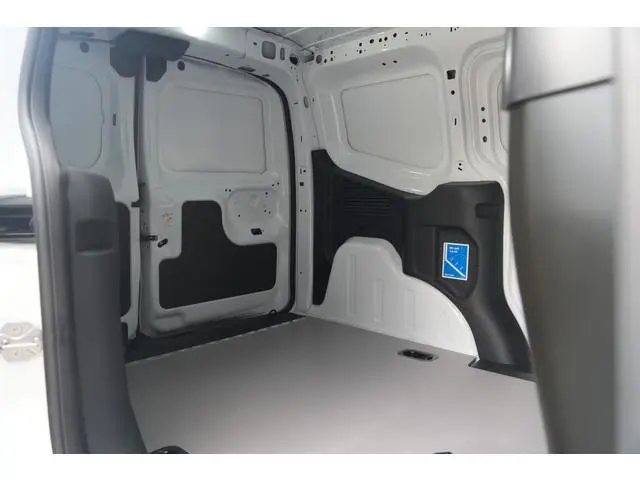 Ford E-Transit Courier