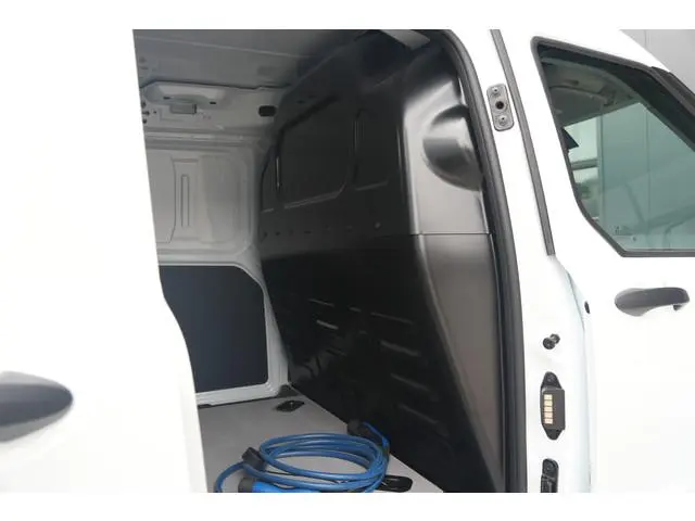Ford E-Transit Courier